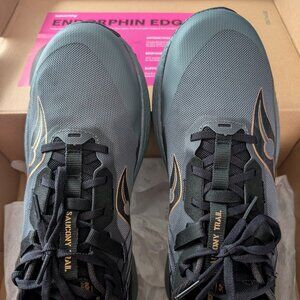 NIB Saucony Endorphin Edge Trail Running Shoes, Men's Size 11
